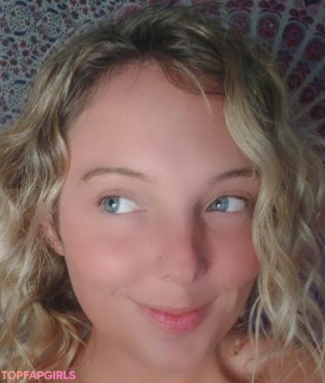 Alaya nude leaked OnlyFans pic